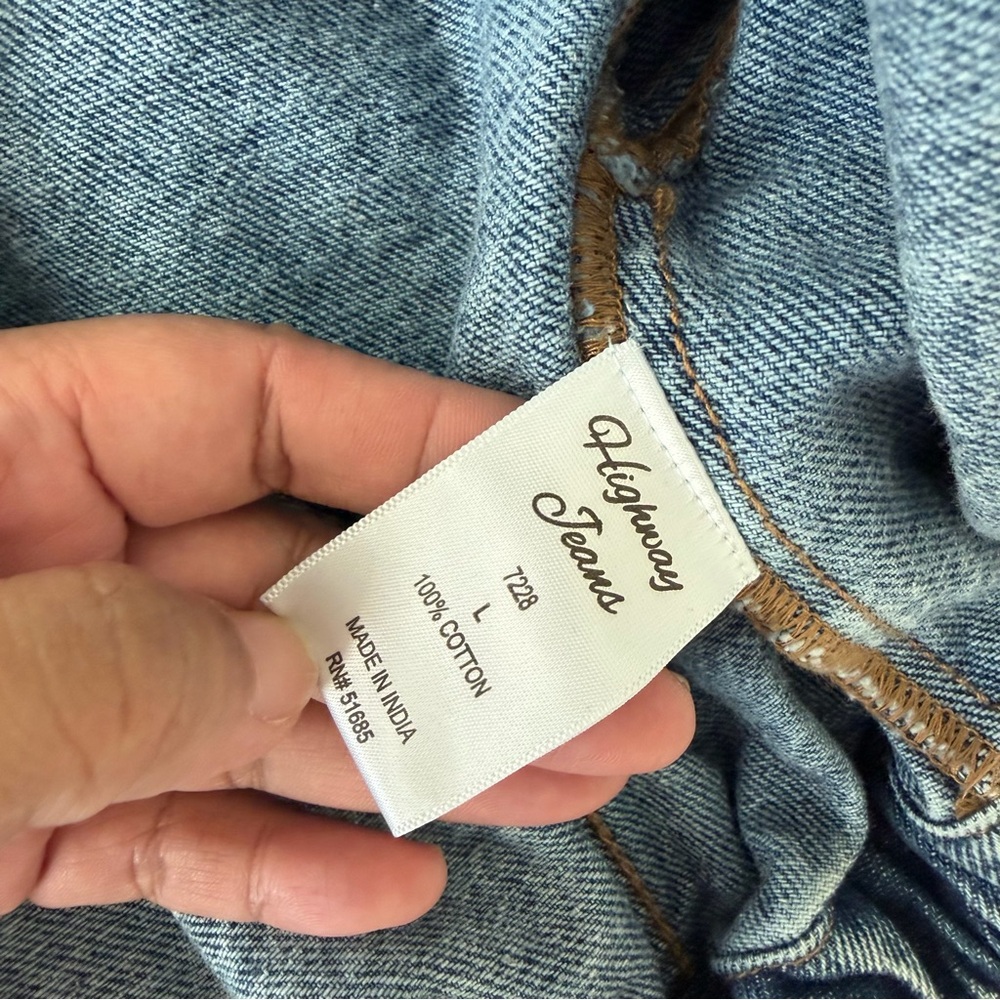 Cropped Denim Jacket - Picture 6 of 6